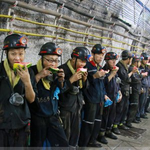 酷暑難耐，劉莊煤礦將“清涼”送到每一名職工心里